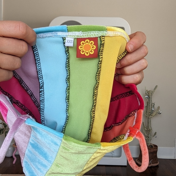 🚫 CLOTHING SWAPPED - K.S. Garner Rainbow Luna Top - Picture 7 of 7